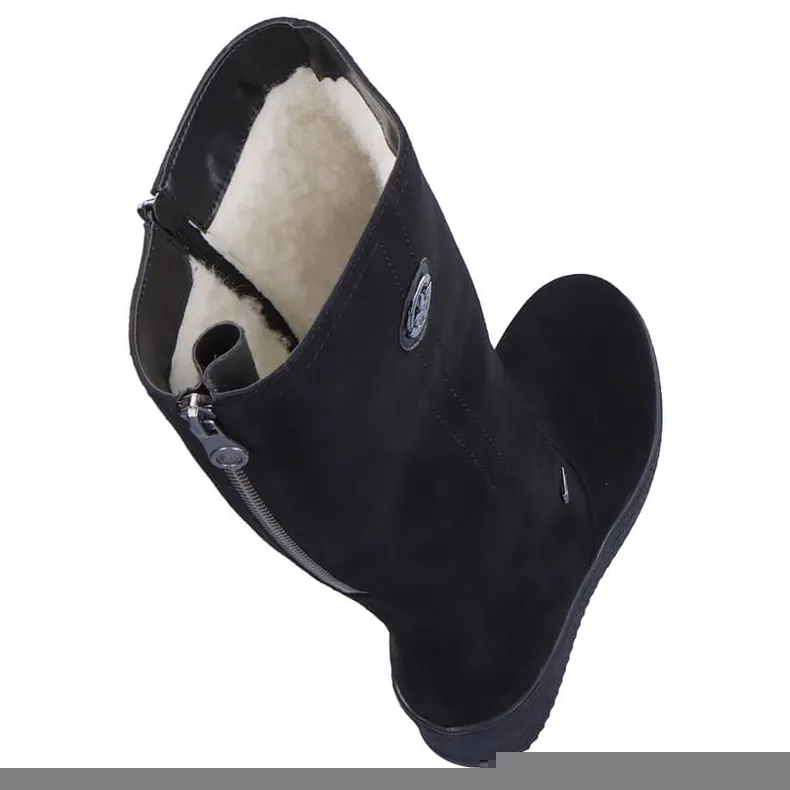 Nubuck laarzen geïsoleerd met schapenwol Rieker Y4470 zwart